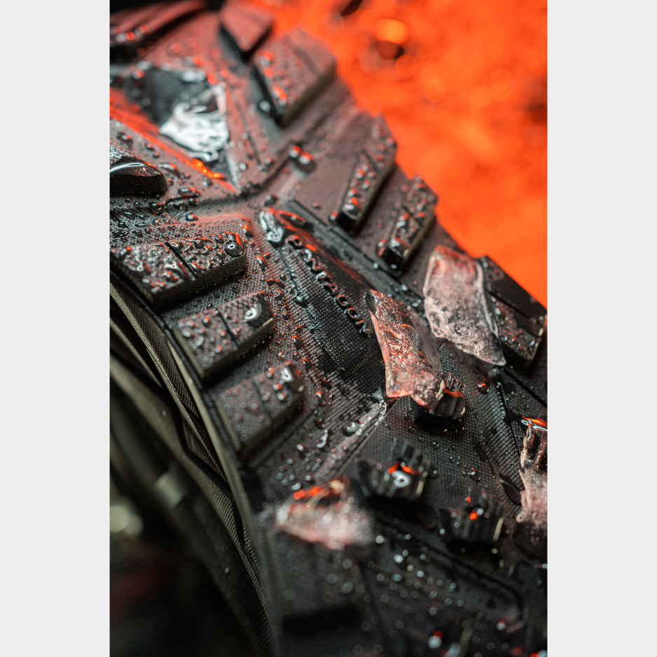 'GRAVITY' TAKTIKALISED VEEKINDLAD SAAPAD FITGO® KIIRKINNITUSEGA