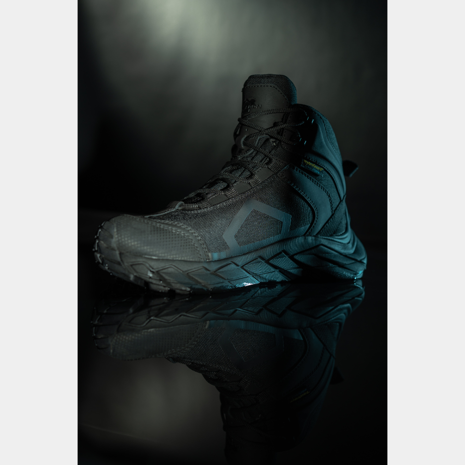 'GRAVITY' TAKTIKALISED VEEKINDLAD SAAPAD