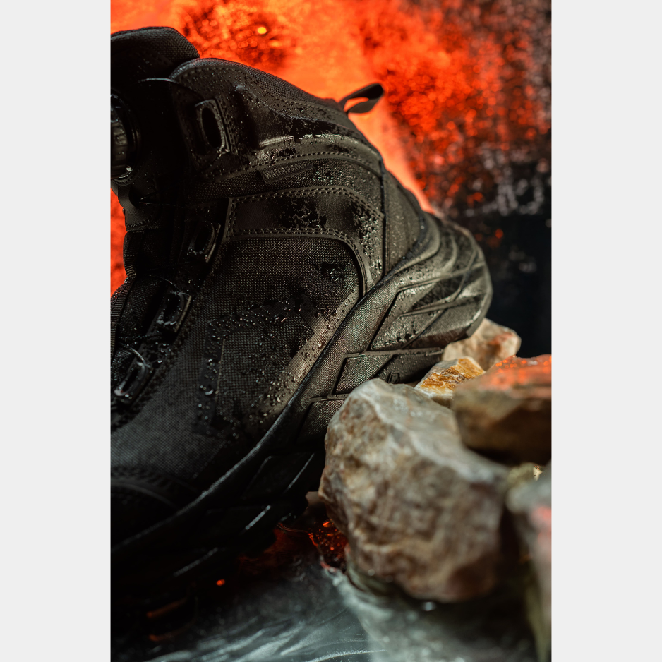 'GRAVITY' TAKTIKALISED VEEKINDLAD SAAPAD FITGO® KIIRKINNITUSEGA